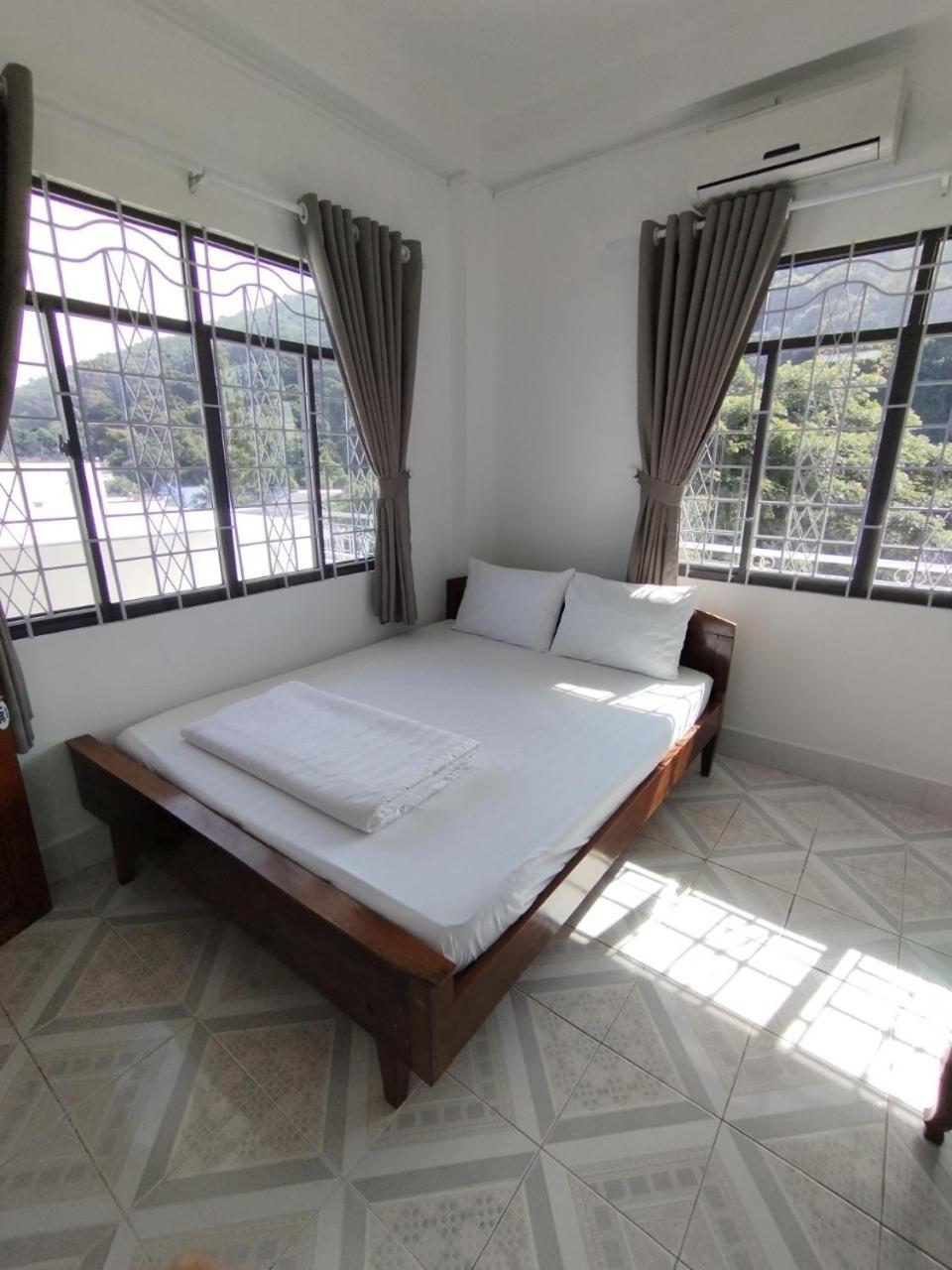Nha Nghi Sao Mai Hotel Hà Tiên Buitenkant foto